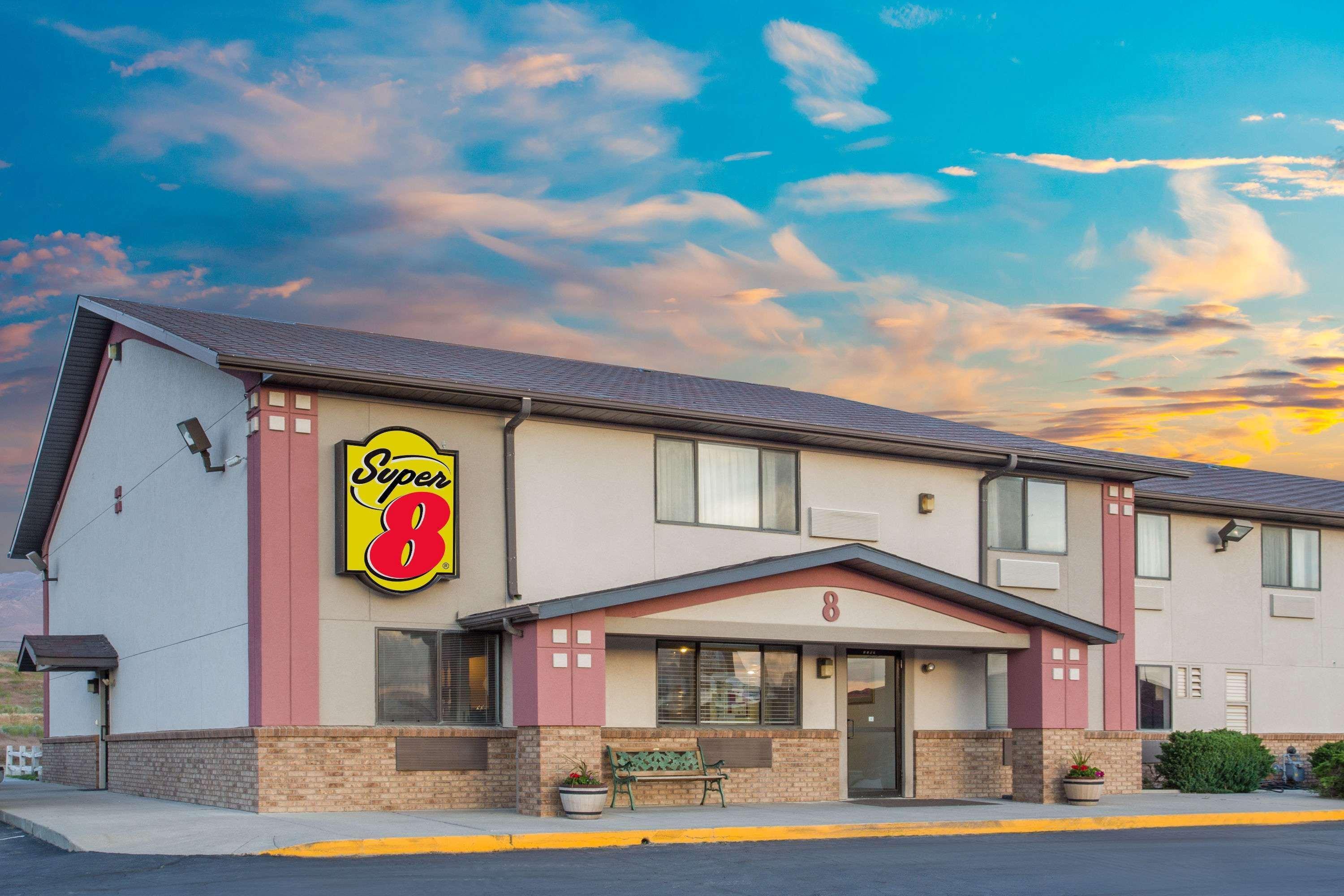 Super 8 By Wyndham Winnemucca Nv Екстер'єр фото